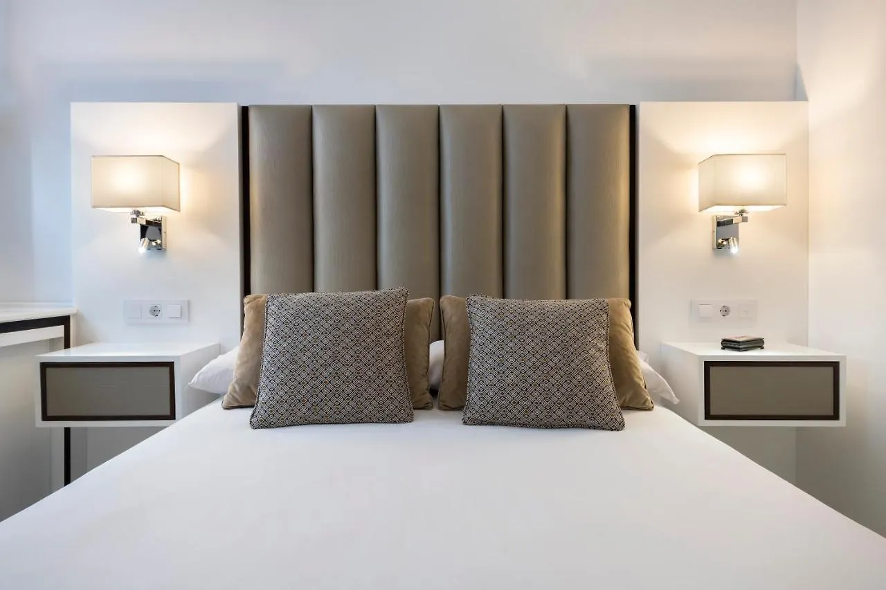 Unika Homes Faustino & Terrace Seville 0*,  Spain